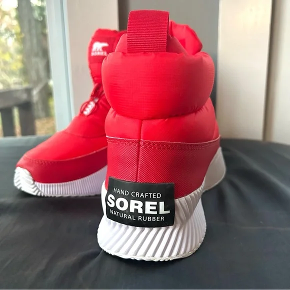 NWT SOREL puffer zip boots! Hit the slopes in style - Picture 3 of 5